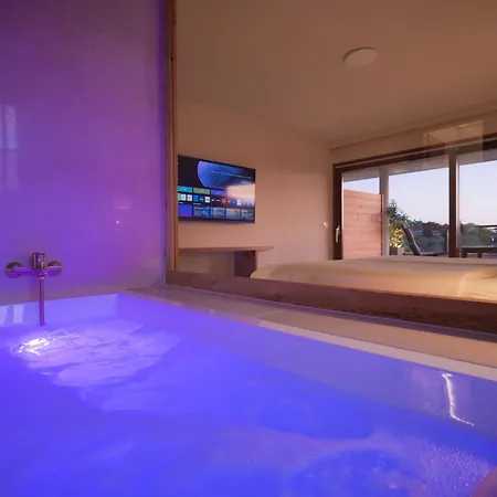 Апартаменты Luxury Getaway For 2 Jacuzzi At Lojena Id111-7 Муртер