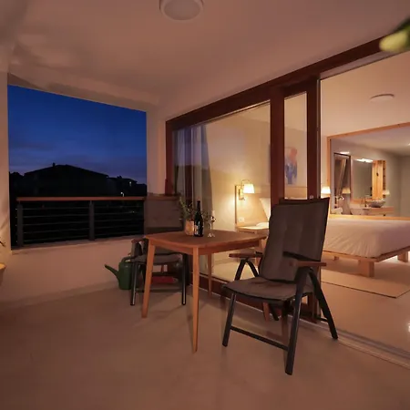 Luxury Getaway For 2 Jacuzzi At Lojena Id111-7 Apartman