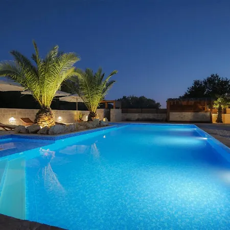 Luxury Getaway For 2 Jacuzzi At Lojena Id111-7 *