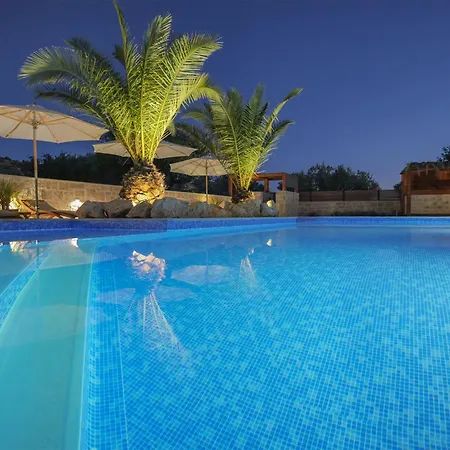 Luxury Getaway For 2 Jacuzzi At Lojena Id111-7 Apartman *