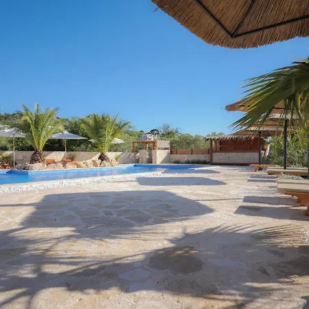 Апартаменты Luxury Getaway For 2 Jacuzzi At Lojena Id111-7