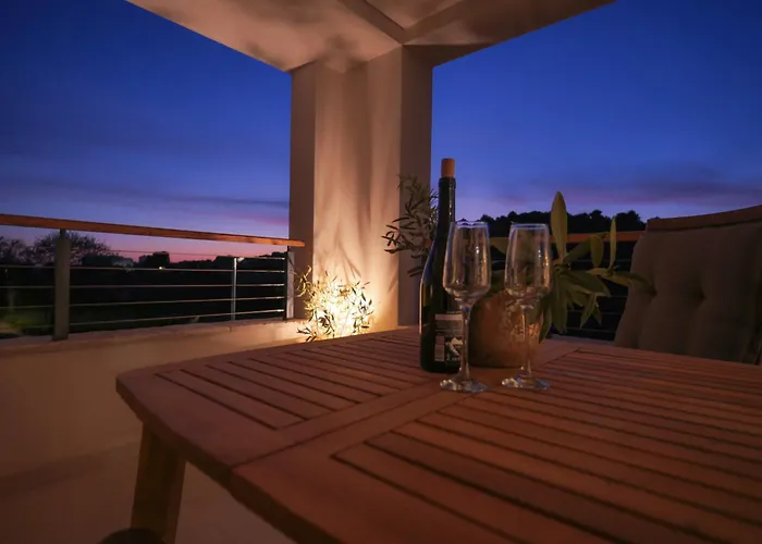 Luxury Getaway For 2 Jacuzzi At Lojena Id111-7 * Murter