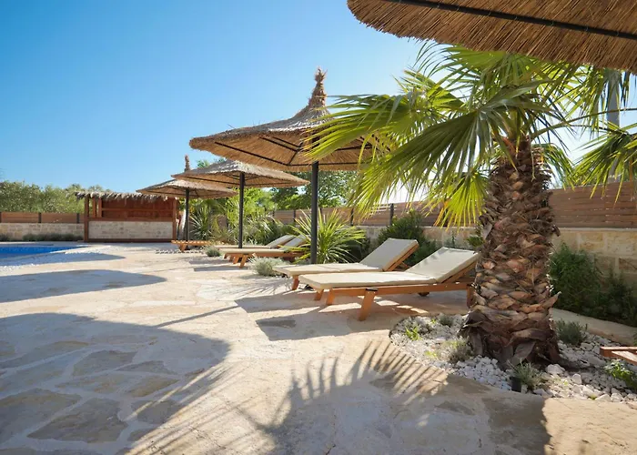 Luxury Getaway For 2 Jacuzzi At Lojena Id111-7 Apartment *