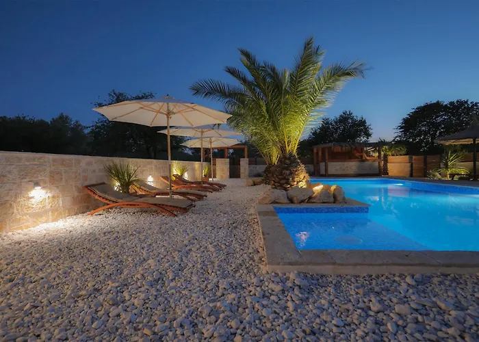 Luxury Getaway For 2 Jacuzzi At Lojena Id111-7 * Murter