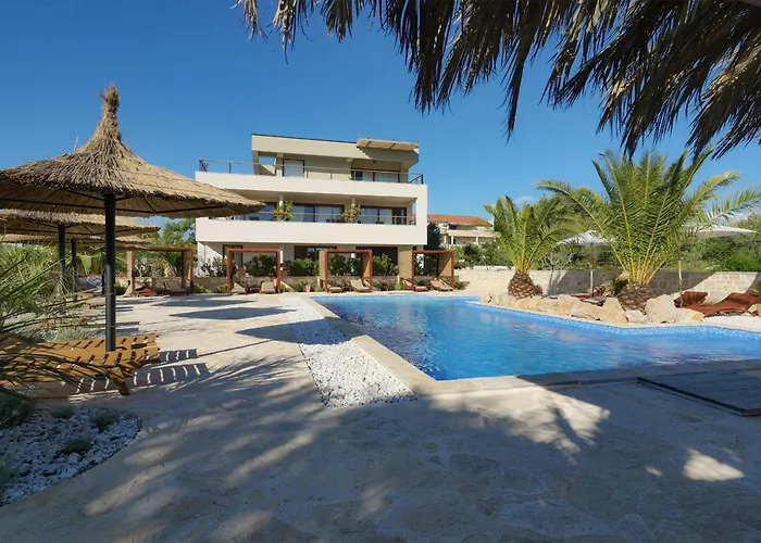 Luxury Getaway For 2 Jacuzzi At Lojena Id111-7 מורטר