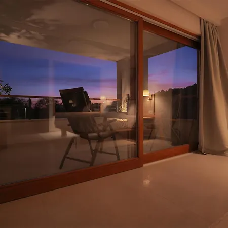 Apartamento Luxury Getaway For 2 Jacuzzi At Lojena Id111-7