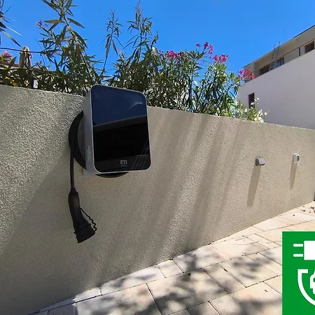 Luxury Getaway For 2 Jacuzzi At Lojena Id111-7 Apartamento