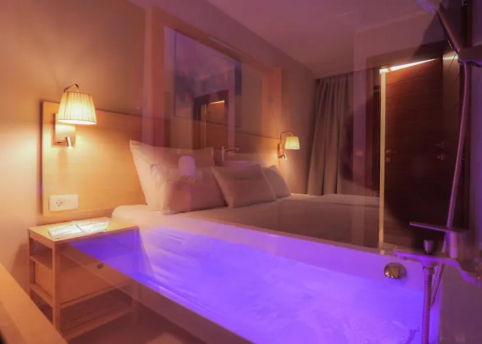 Luxury Getaway For 2 Jacuzzi At Lojena Id111-7 * Μούρτερ