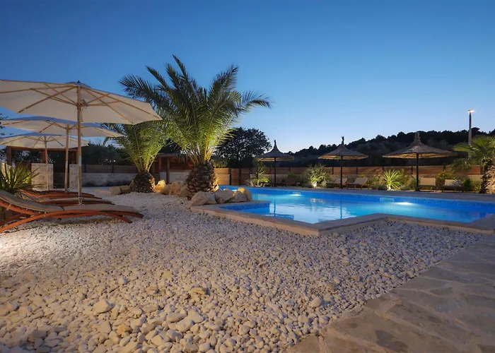 Luxury Getaway For 2 Jacuzzi At Lojena Id111-7 Διαμέρισμα